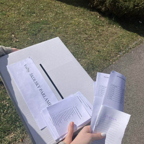 Voľby do školského parlamentu